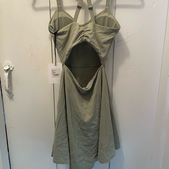 Tennis Dress Sage green Baseline size small - Picture 2 of 6